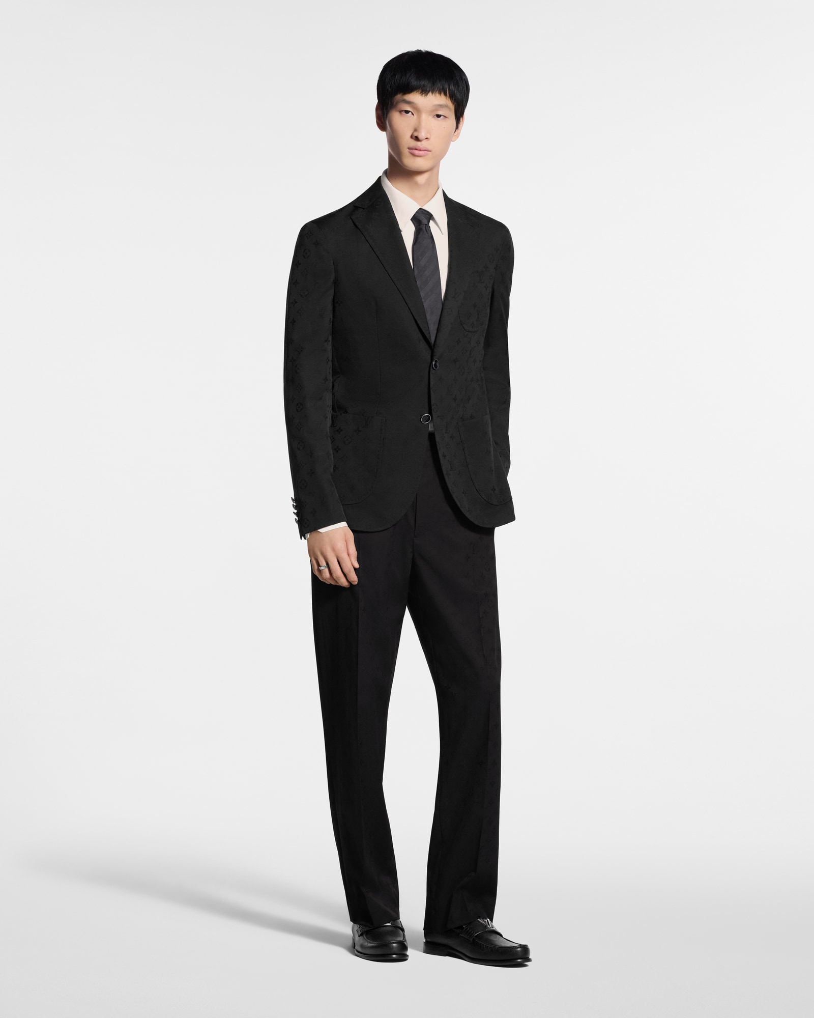 ネクタイ・モノグラム ストライプ 8CM S00｜ルイ・ヴィトン 公式サイト